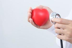 angina är en allmänning hjärta sjukdom i vuxna. de huvud risk faktorer inkludera ökande ålder. tung rökning hyperlipidemi, diabetes, hög blod tryck foto