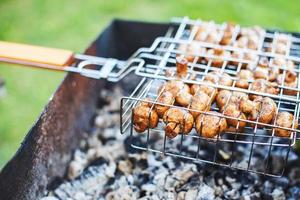 marinerad svamp champignons friterad på de grill foto