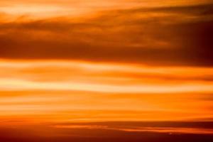 färgrik himmel på solnedgång foto