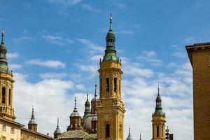 landskap nuestra senora del pilar katedral basilika mot de himmel foto