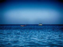 sommar havet landskap på de grekisk ö av rhodos foto