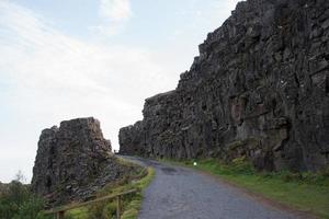 gående väg på thingvellir, en unesco värld arv webbplats. island foto