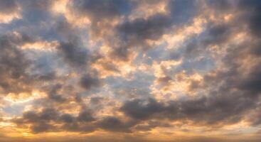 ett eterisk glöd omvandlar de himmel in i en solnedgång drömlandskap, himmel ersättning - generativ ai teknologi foto