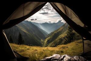 Fantastisk se från inuti tält till berg landskap. camping under vandra i berg, utomhus- aktiviteter. skapas med generativ ai foto
