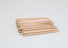 bambu tandpetare texturer. bambu tandpetare isolerat på vit bakgrund foto