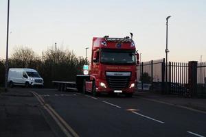 skön låg vinkel se av luton stad av England Storbritannien under orange solnedgång. de bild var fångad på 03 april 2023 foto