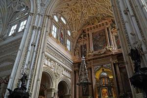 altare av mezquita - moské - katedral av cordoba i Spanien foto