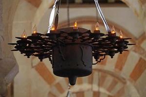 lampa i moské - katedral av cordoba i Spanien foto