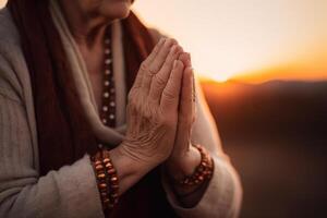 kvinna hand be Gud för förlåtelse, bön till de herre generativ ai foto