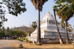 luang prabang , laos -feb 26 2023 , wat visoun , wat wisunarat är ett av luang prabangs äldsta rörelse tempel. den var rekonstruerad i 1898 foto