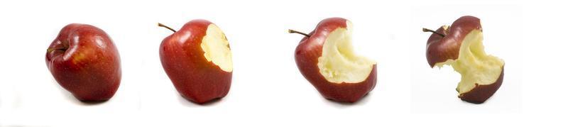 rött äpple på vitt foto