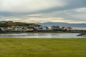 typisk liten fiskestad i norra Island