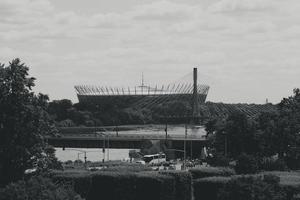 l sommar se av de Warszawa nationell stadion och de strömmande vistula flod foto