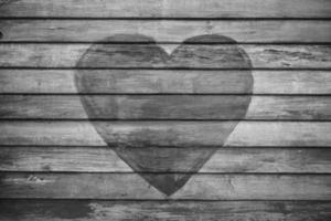 hjärta form på trä- vägg foto