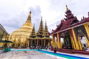 yangon , myanmar - juli 20, 2018-shwedagon pagod är de mest helig buddist pagod i myanmar. foto