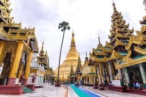 yangon , myanmar - juli 20, 2018-shwedagon pagod är de mest helig buddist pagod i myanmar. foto