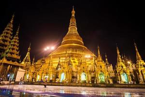 yangon , myanmar - juli 20, 2018-shwedagon pagod är de mest helig buddist pagod i myanmar. foto