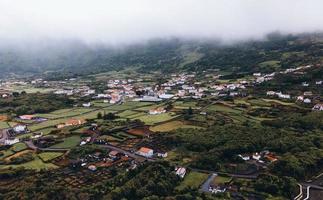 Drönare se av san roque i pico, de azorerna foto