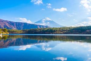 vackert landskap vid mt. fuji, japan foto