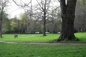 skön låg vinkel se av wardown offentlig parkera av luton England bra Storbritannien. bild var fångad på 07 april 2023 foto