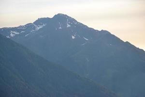 klippig toppar - alps bergen i österrike foto