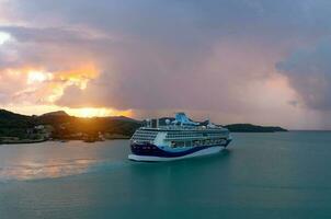 st john, kryssning fartyg i antigua och barbuda öar på karibiska semester foto