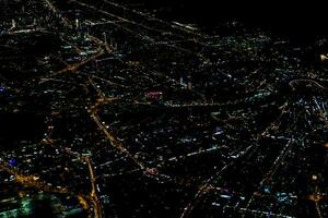 stadsbild på natten foto
