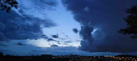 blå himmel den där kan vara Begagnade som en bakgrund foto