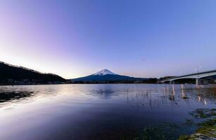 naturskön soluppgång av fujisan på morgon, japan foto