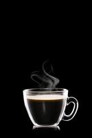 stänga upp en kopp av en svart varm kaffe med rök på svart bakgrund med kopia Plats. ai genererad foto