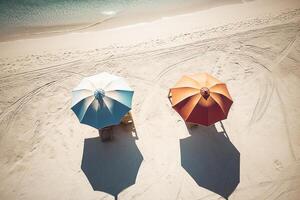 två strand paraplyer med Sol solstolar på de strand, se från de topp. generativ ai foto