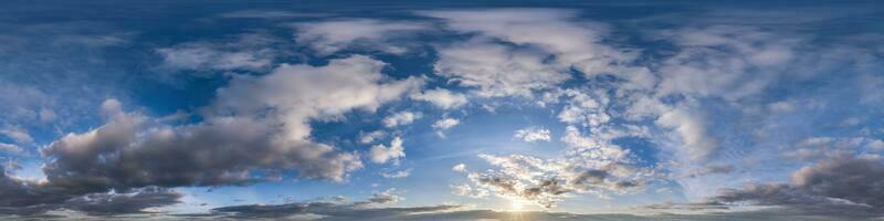 solnedgång skydome med kväll moln som sömlös hdri 360 panorama se med zenit i sfärisk likriktad formatera för använda sig av i 3d grafik eller spel utveckling som himmel eller redigera Drönare skott foto