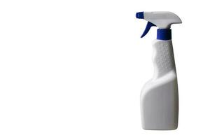 desinfektionsmedel spray flaska på vit bakgrund. tömma flaska utlösare. foto
