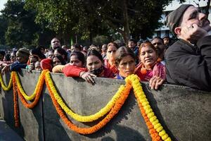 ny delhi, Indien - januari 16 2023 - tusentals av människor samlade in under främsta minister narendra modi bjp väg show, människor under pm modi stor val samling i de huvudstad foto