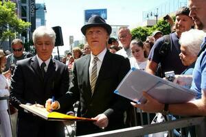 los angeles sep 14 räkningen maher på de räkningen maher hollywood promenad av berömmelse stjärna ceremoni på hollywood promenad av berömmelse på september 14 2010 i los angeles ca foto