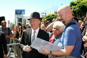 los angeles sep 14 räkningen maher på de räkningen maher hollywood promenad av berömmelse stjärna ceremoni på hollywood promenad av berömmelse på september 14 2010 i los angeles ca foto