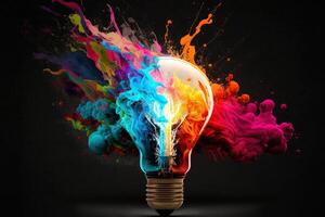 illustration av färgrik Glödlampa med stänk av färger på svart bakgrund. kreativitet, eureka, fantasi, inspiration. generativ ai. aning och lösning begrepp foto