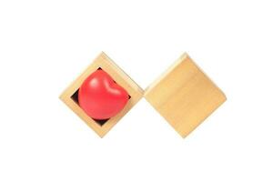 röd hjärta i kub trä låda ,valentin begrepp. foto