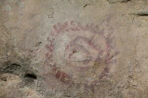 förhistorisk målningar på sten känd som petroglyphs i colombia foto