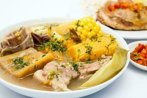 traditionell colombianska soppa från de område av santander kallad puchero foto