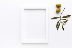 gula oliver med ram mock up. vackert fotokoncept med hög kvalitet och upplösning