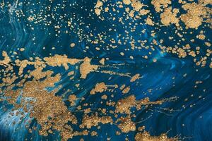 vätska konst akryl färger. abstrakt blandning blå måla vågor. flytande gyllene flöden stänk. marmor effekt bakgrund eller textur foto