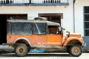 traditionell av väg fordon Begagnade för de transport av människor och varor i lantlig områden i colombia foto