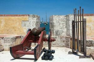 väggar av cartagena de Indien byggd på de slutet av de xvi århundrade för de försvar av de stad. fort av san sebastian del pastellillo foto