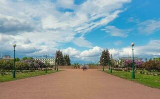 ljus sommar stadsbild på de mästare de fördärvar i st. petersburg. foto