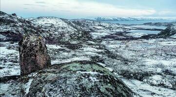 arktisk vinter- panorama- se av de snötäckt dal och kullar på de kola halvö. foto