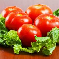 färsk röd tomater närbild foto