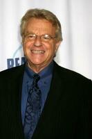 jerry springer anländer på de verkligheten utmärkelser på de avalon teater i los angeles ca på september 24 2008 2008 kathy hutchins hutchins Foto