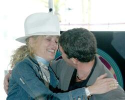 sharon sten antonio banderas promenad av berömmelse ceremoni för antonio banderas los angeles ca oktober 18 2005 foto