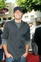 Zachary levi anländer på de premiär av hellboy 2 på de by teater i westwood ca på juni 28 2008 2008 kathy hutchins hutchins Foto